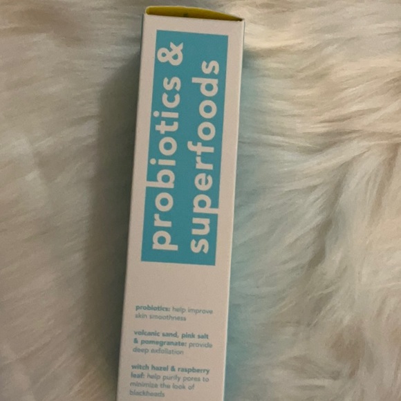Tula Skincare So Poreless Exfoliating Scrub - Teal - Picture 5 of 5